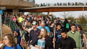 Generación de cristal templado: Los jóvenes han ayudado como voluntarios en la DANA de Valencia