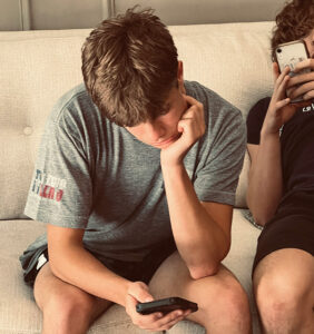 las redes no solo es un riesgo también sirven de conexión