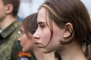 la adolescencia es una etapa en la que se construye la identidad