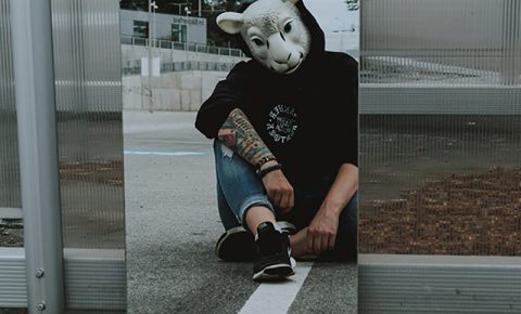 los therian se identifican interiormente con un animal no humano