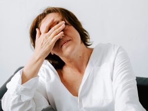 las mujeres sufren cambios físicos en la menopausia