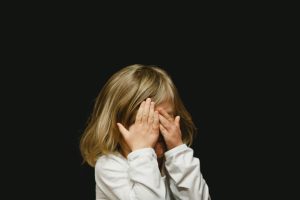 Los desahucios producen en la infancia un gran impacto psicológico.